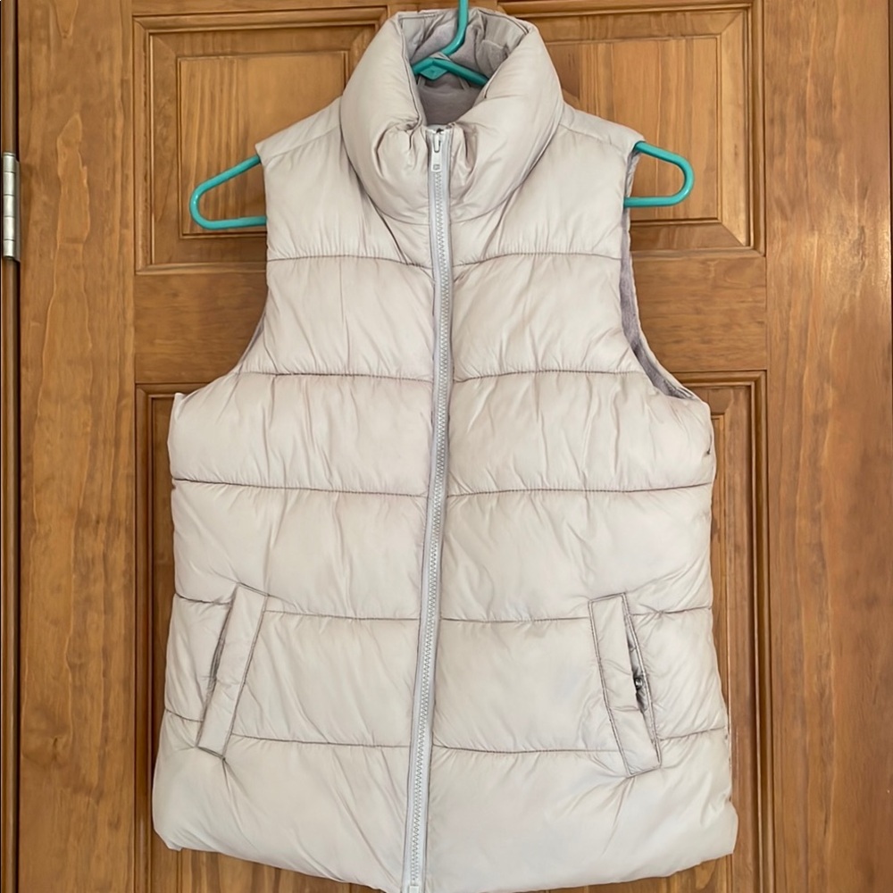 Old Navy Women's Puffer Vest - beige pink